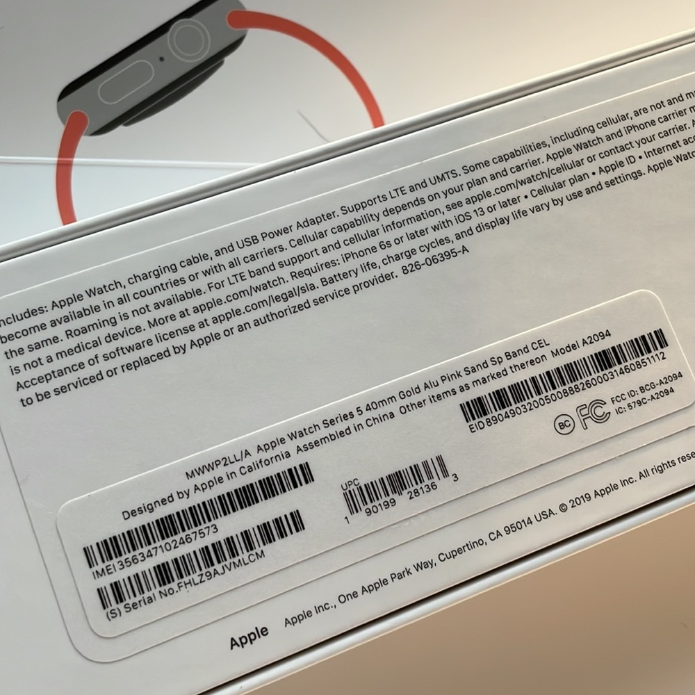 Apple Watch 5 Series 40mm Rose gold with pink/sand sports band - Picture 13 of 14